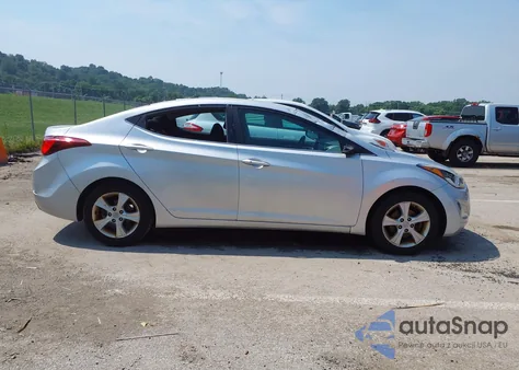 2016 Hyundai Elantra Value Edition z USA, uszkodzony, nr VIN 5NPDH4AEXGH738588